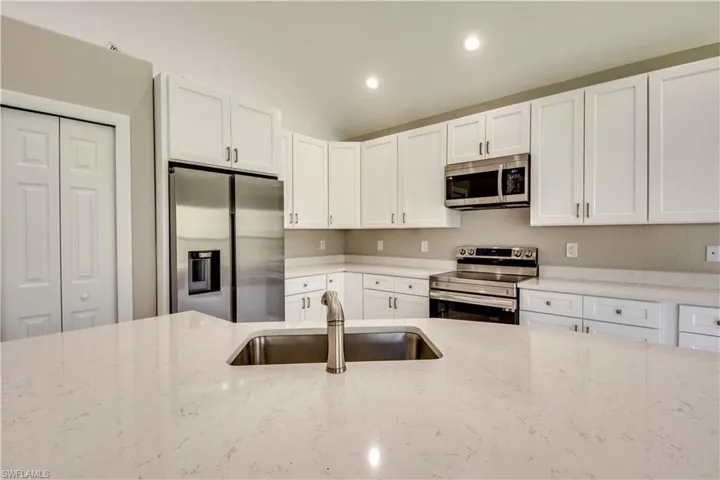 8700  Banyan Bay  BLVD, Fort Myers, FL 33908