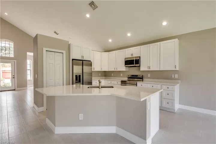 8700  Banyan Bay  BLVD, Fort Myers, FL 33908