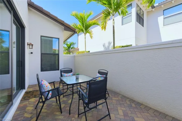 1326 Kendari Ter, Naples, Florida 34113