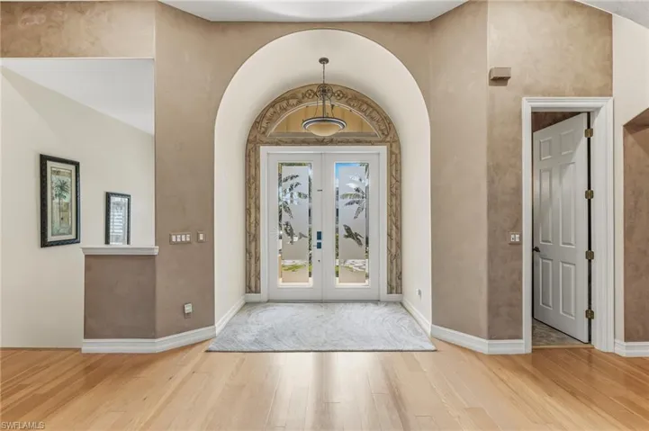 Foyer/Entry