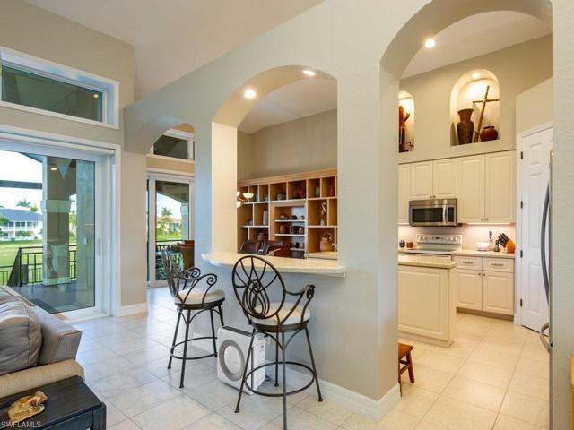 Breakfast Bar/Kitchen