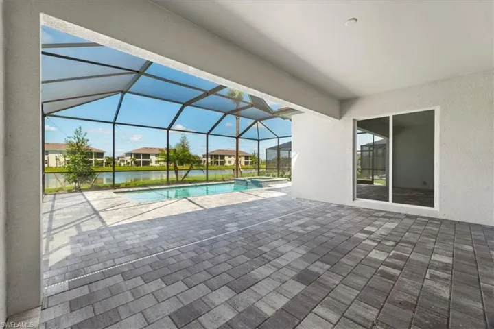Beautiful Lanai with Heated Pool and Spa