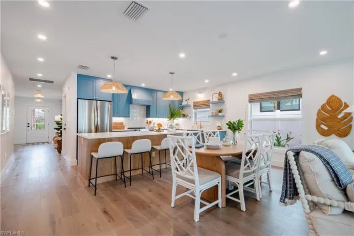 542  104th N AVE, Naples, FL 34108