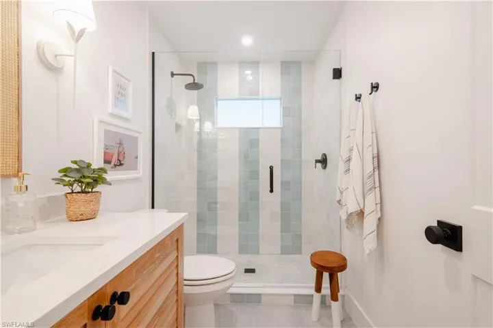 Beautifully tiled walk in shower