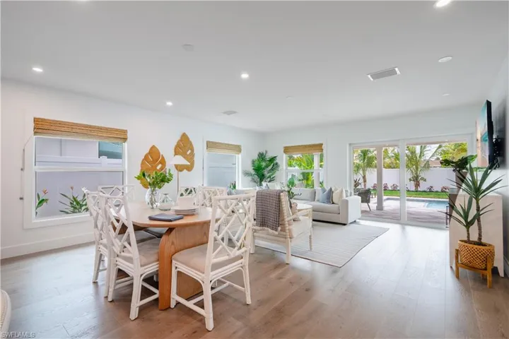 542  104th N AVE, Naples, FL 34108