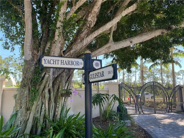 1777  Gulfstar S DR, Naples, FL 34112