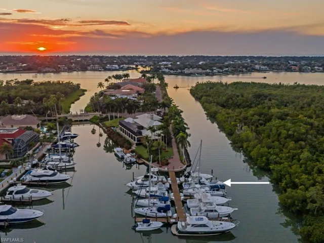 1777  Gulfstar S DR, Naples, FL 34112