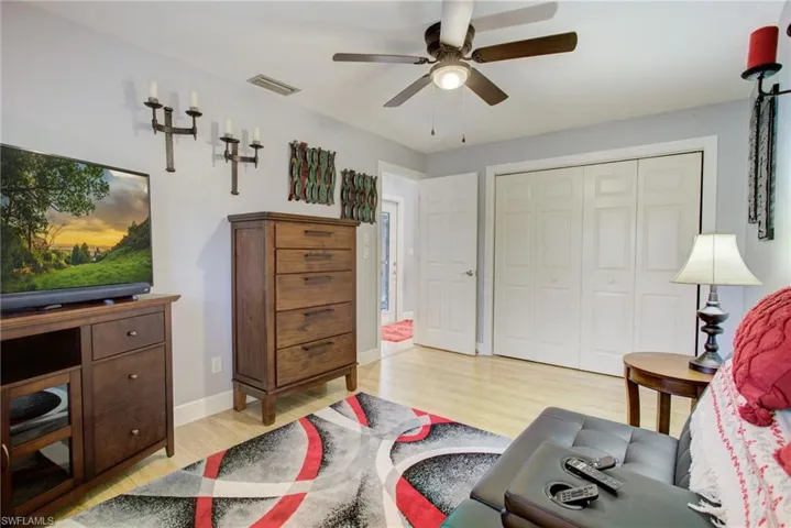 Bedroom/Den