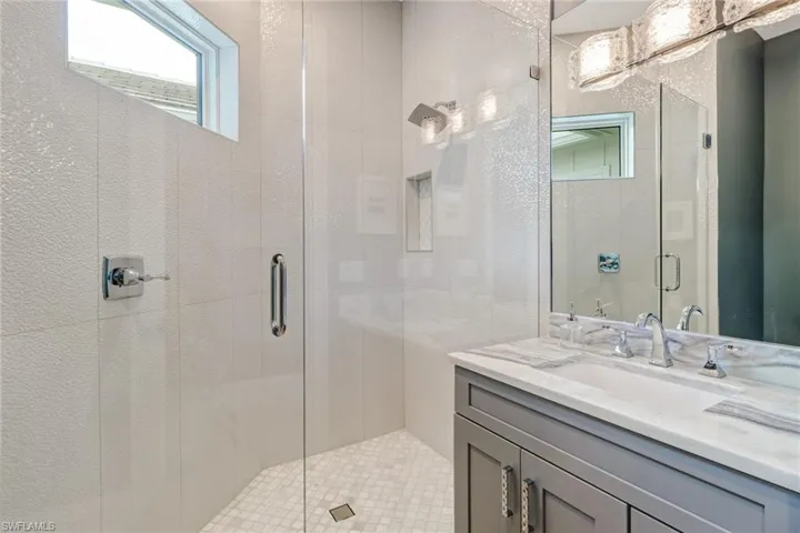 5130  Alpha  CT, Naples, FL 34105