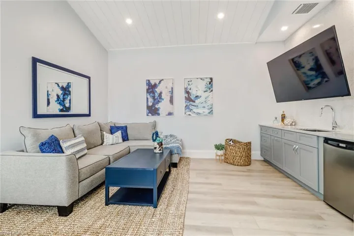 5130  Alpha  CT, Naples, FL 34105