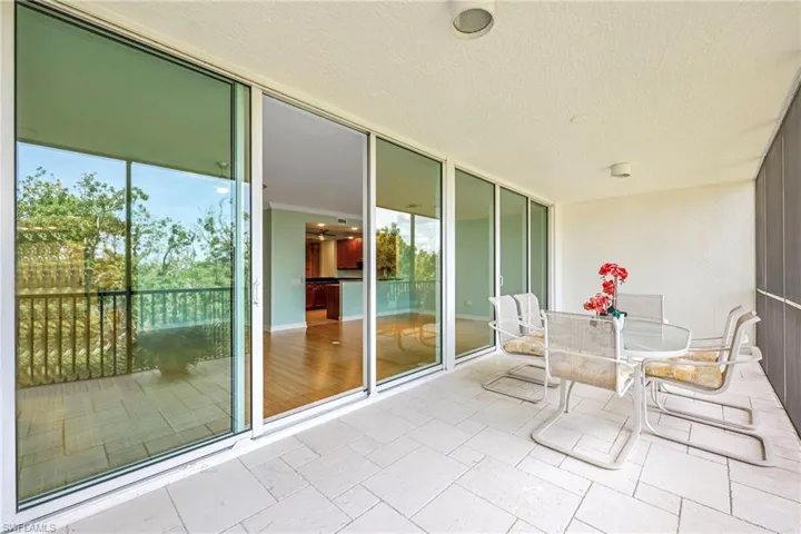 balcony off living area