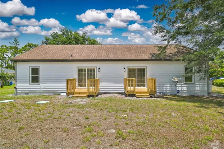 1076/1078 Ainsworth St E, Lehigh Acres, Florida 33974