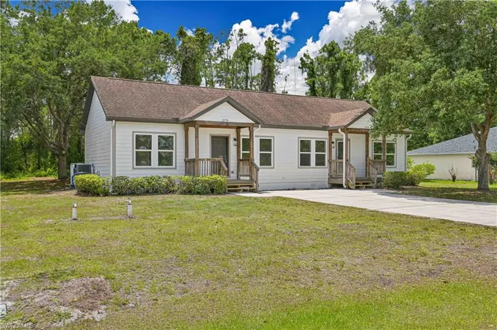 1076/1078 Ainsworth St E, Lehigh Acres, Florida 33974