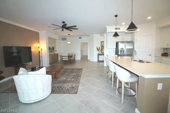 Spacious open floor plan, great for entertaining.
