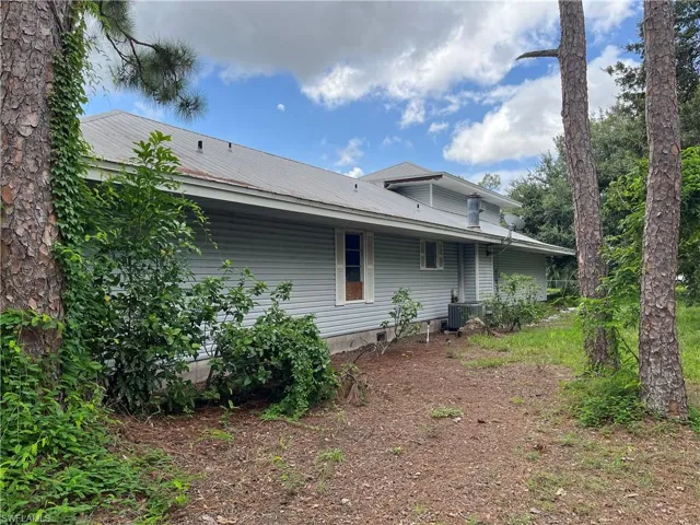 side of house w