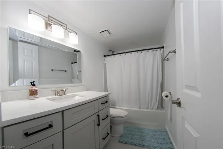 Guest bath/bath