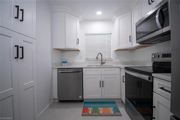 16007  Davis  RD, Fort Myers, FL 33908