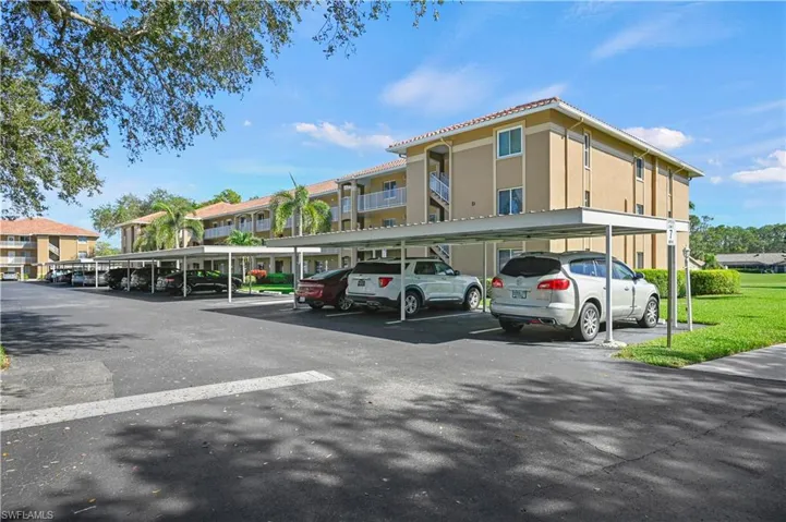 5985 Bloomfield Cir # D108, Naples Fl 34112