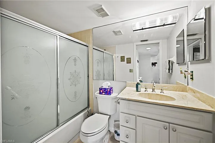 5985 Bloomfield Cir # D108, Naples Fl 34112
