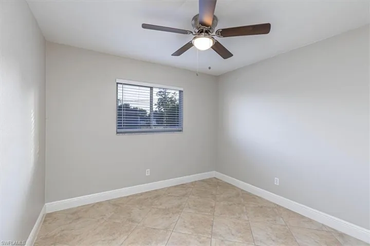 910 SW 9th  AVE, Cape Coral, FL 33991