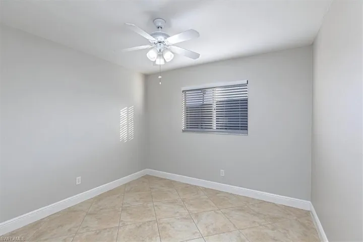 910 SW 9th  AVE, Cape Coral, FL 33991