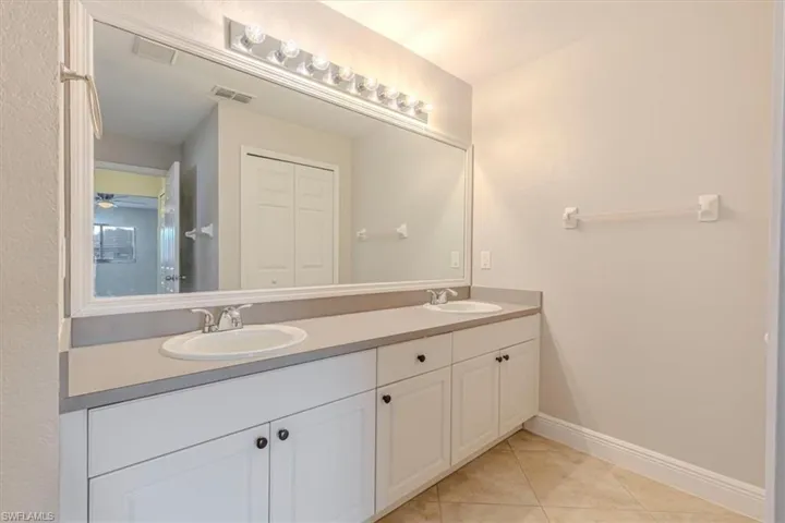 910 SW 9th  AVE, Cape Coral, FL 33991
