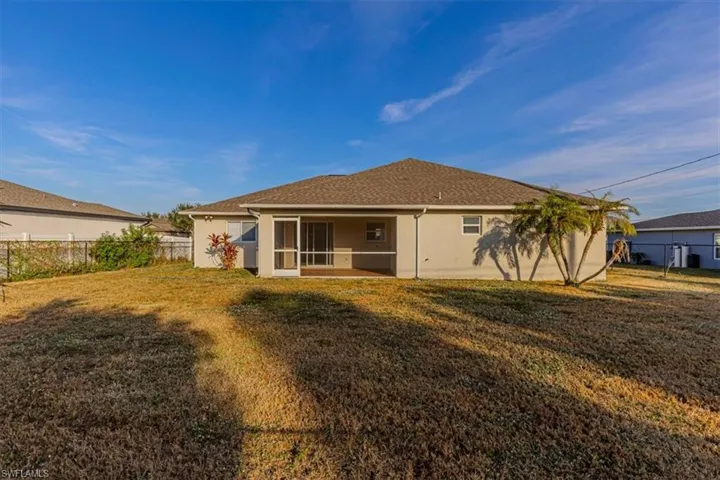 910 SW 9th  AVE, Cape Coral, FL 33991
