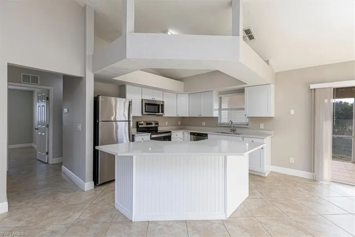 910 SW 9th  AVE, Cape Coral, FL 33991
