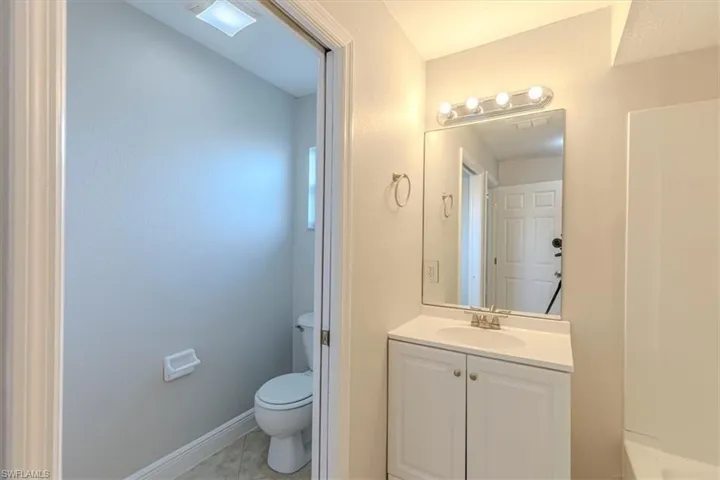 910 SW 9th  AVE, Cape Coral, FL 33991