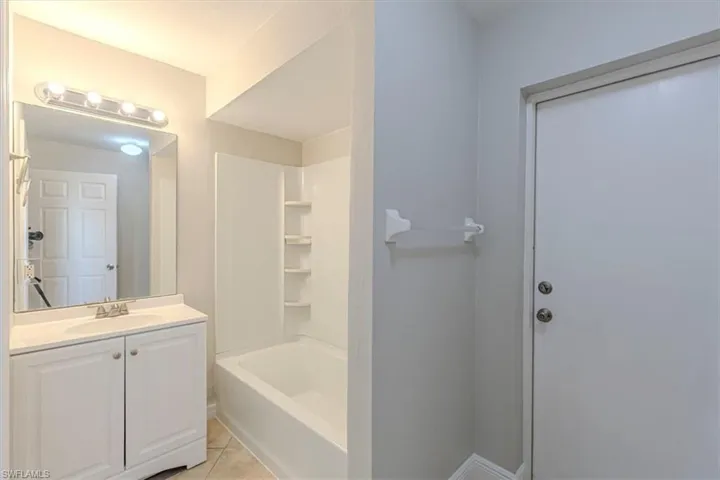 910 SW 9th  AVE, Cape Coral, FL 33991