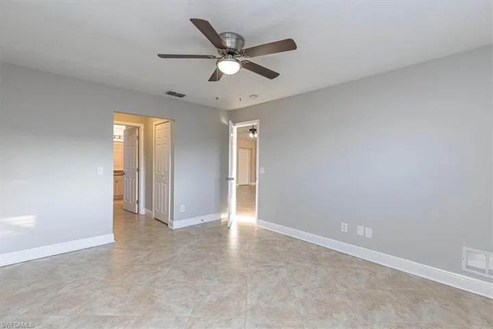 910 SW 9th  AVE, Cape Coral, FL 33991
