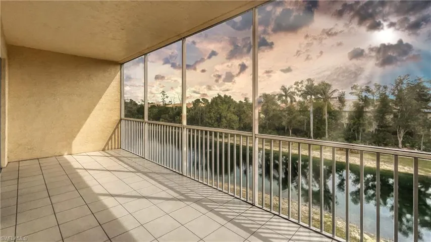 Oversized lanai