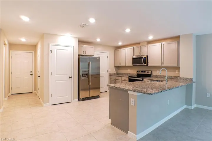 6340 Brant Bay Blvd 104, North Fort Myers, Florida 33917
