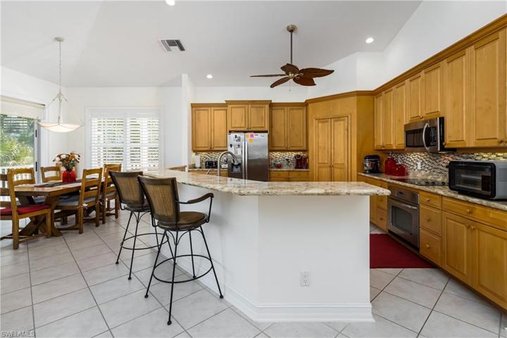 715 Hideaway CIR W, MARCO ISLAND FL 34145
