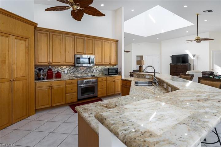 715 Hideaway CIR W, MARCO ISLAND FL 34145