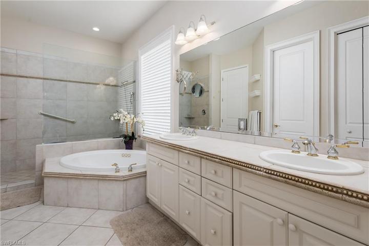 715 Hideaway CIR W, MARCO ISLAND FL 34145