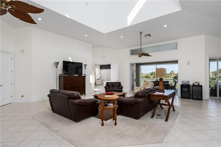 715 Hideaway CIR W, MARCO ISLAND FL 34145