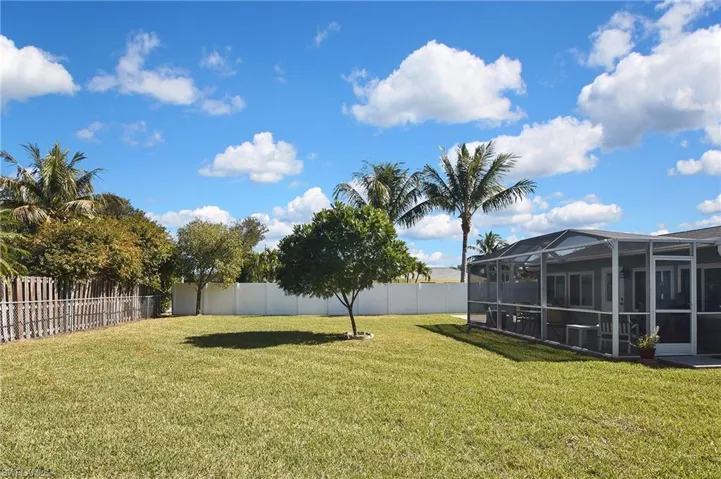 1319 SE 33rd  TER, Cape Coral, FL 33904