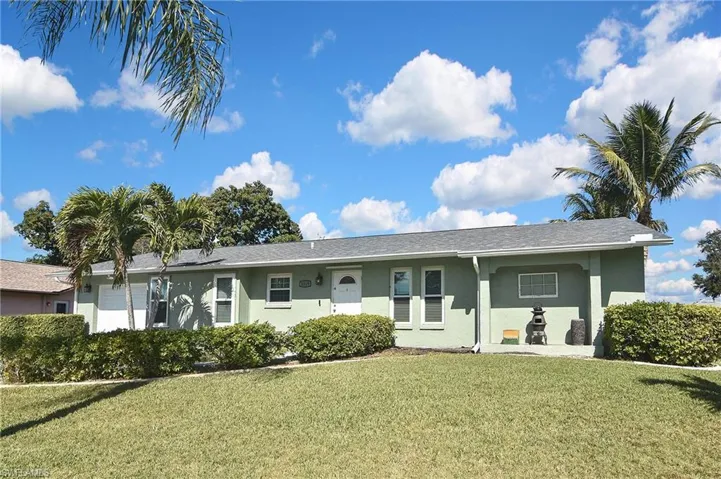 1319 SE 33rd  TER, Cape Coral, FL 33904