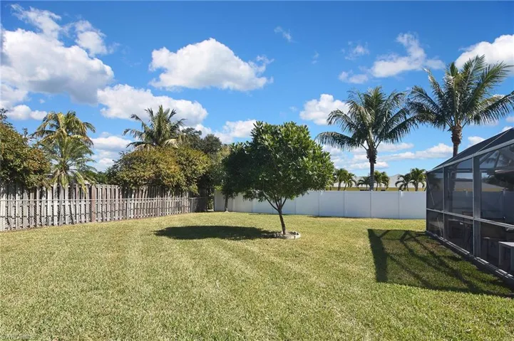 1319 SE 33rd  TER, Cape Coral, FL 33904