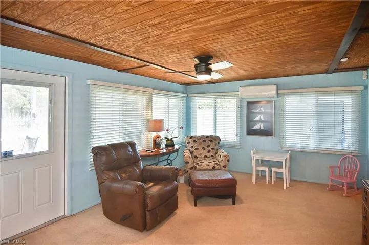1319 SE 33rd  TER, Cape Coral, FL 33904