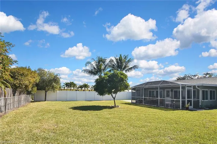 1319 SE 33rd  TER, Cape Coral, FL 33904