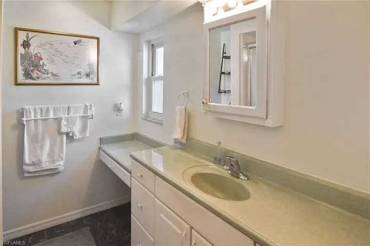 1319 SE 33rd  TER, Cape Coral, FL 33904