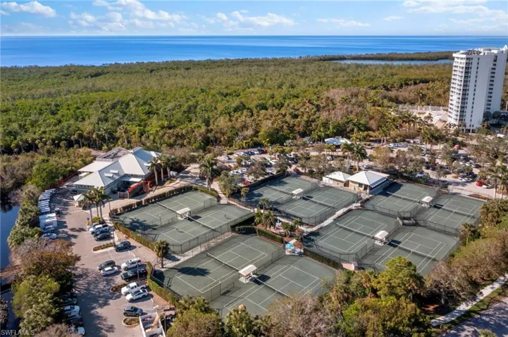 6101  Pelican Bay  BLVD, Naples, FL 34108