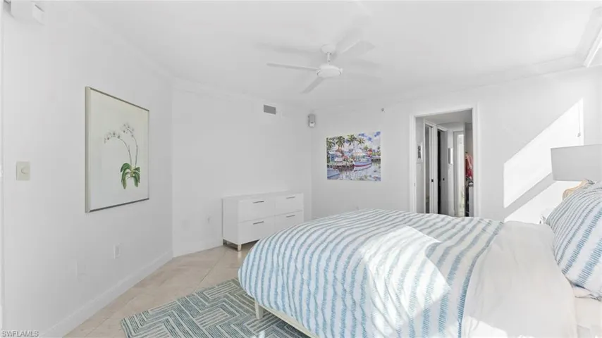 6101  Pelican Bay  BLVD, Naples, FL 34108