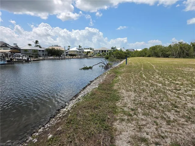 canal looking south