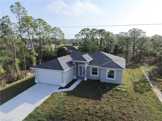 1045  Halby S AVE, Lehigh Acres, FL 33974