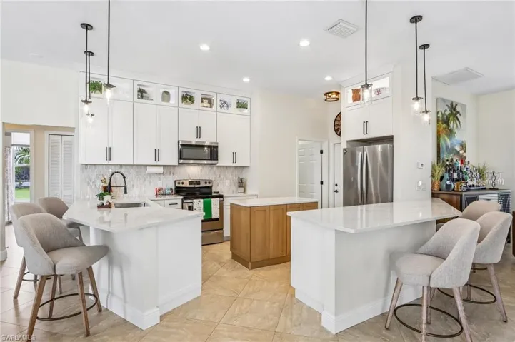 Stainless Appliances - Backsplash