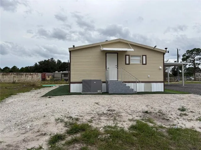 555 Palomino St, Montura Ranches, Florida 33440