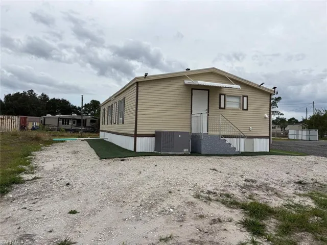 555 Palomino St, Montura Ranches, Florida 33440